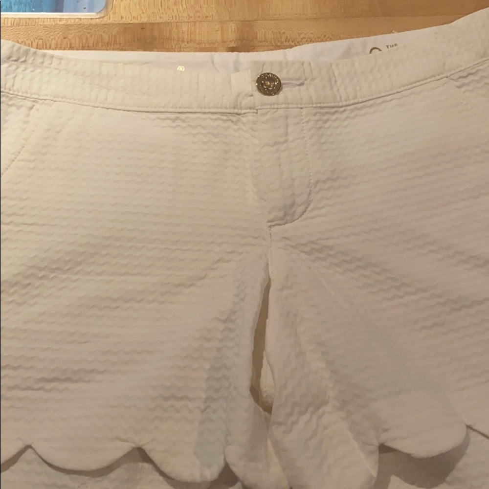 White scalloped edge Lilly Pulitzer shorts